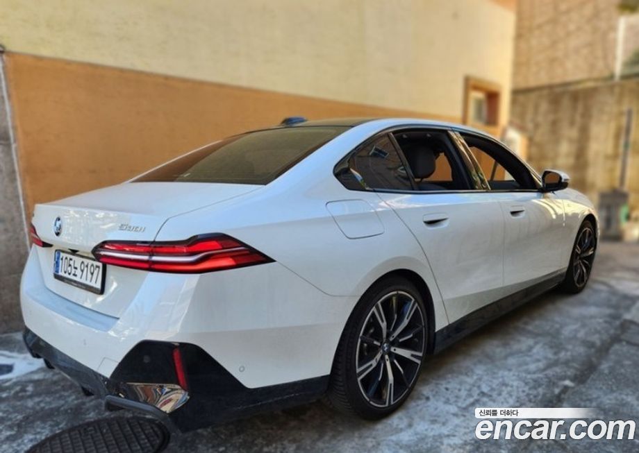 BMW 5-Series 530i xDrive M Sport, 2024