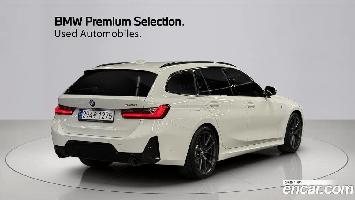 BMW 3-Series 320i Touring M Sports, 2023