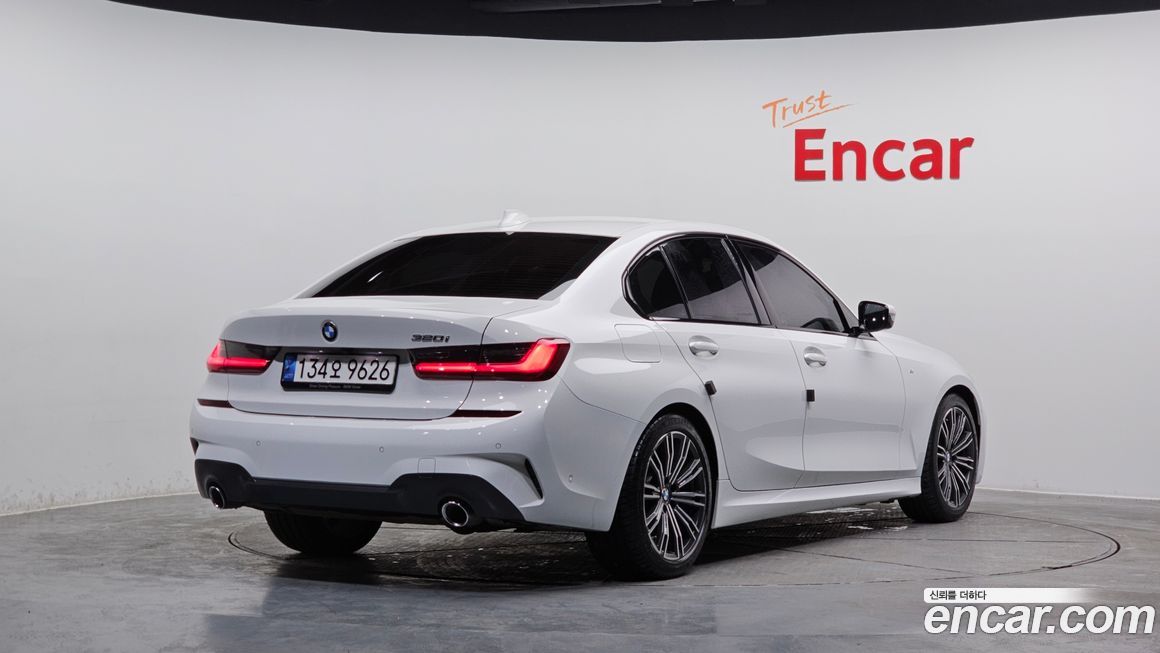 BMW 3-Series 320i M Sport, 2022