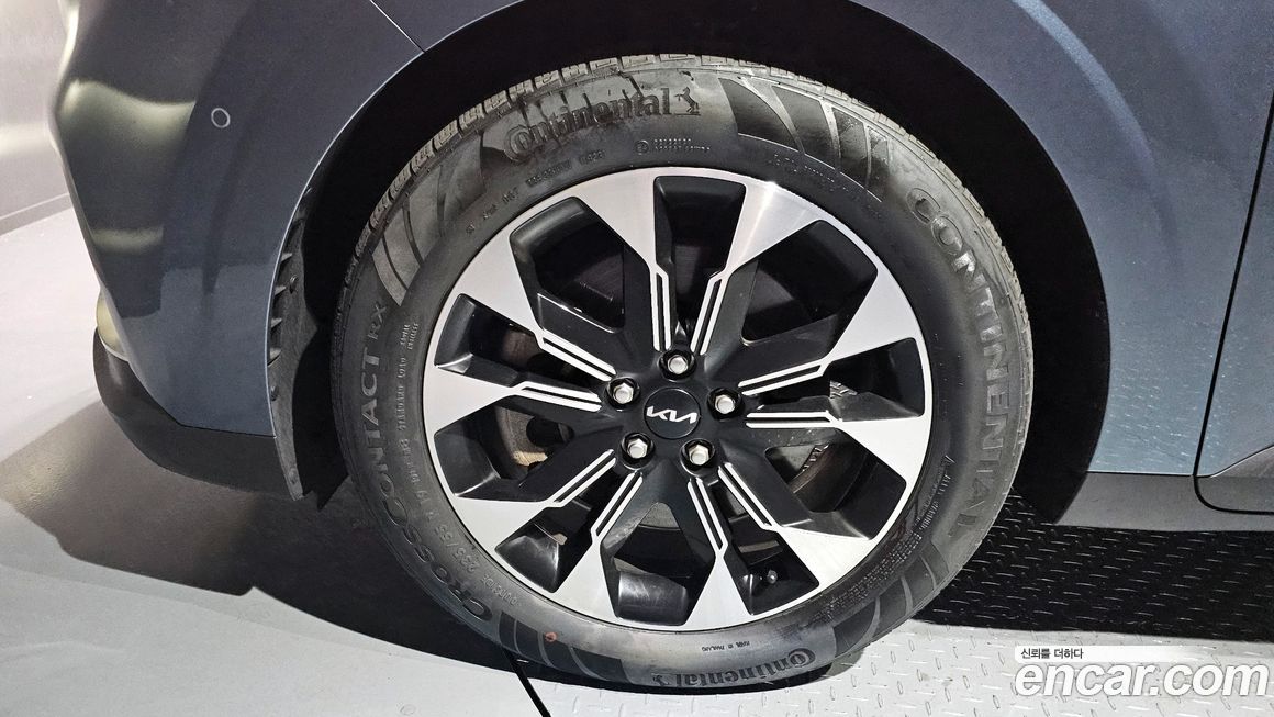 Kia Carnival 7-Seater Signature, 2023