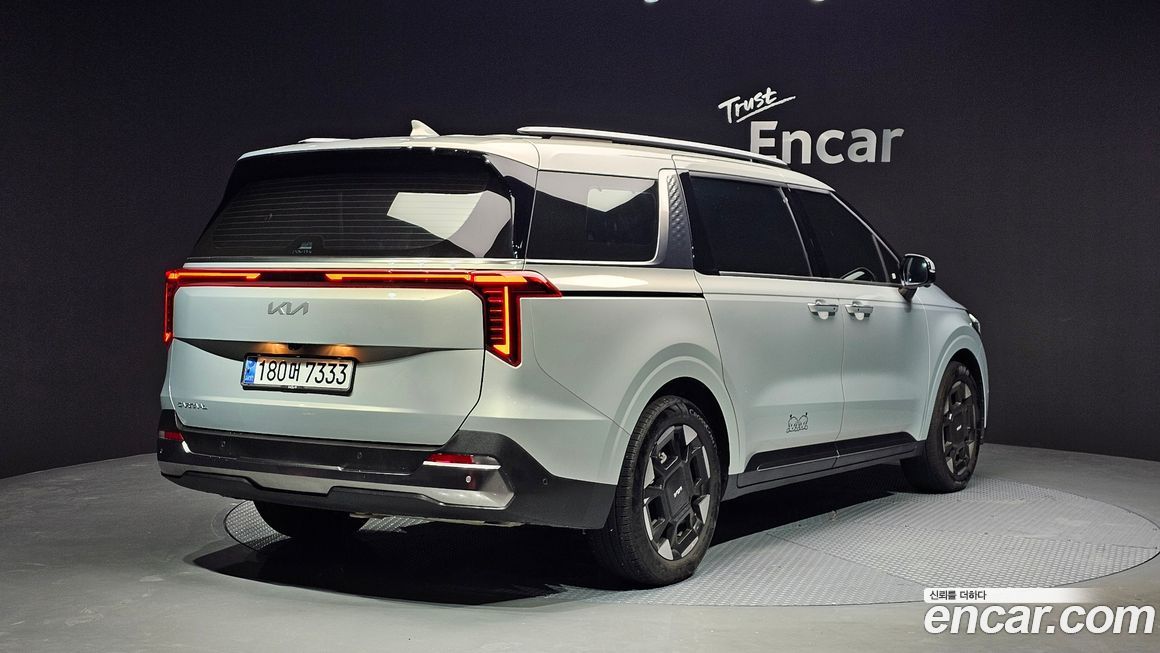 Kia Carnival 9-Seater Signature, 2025