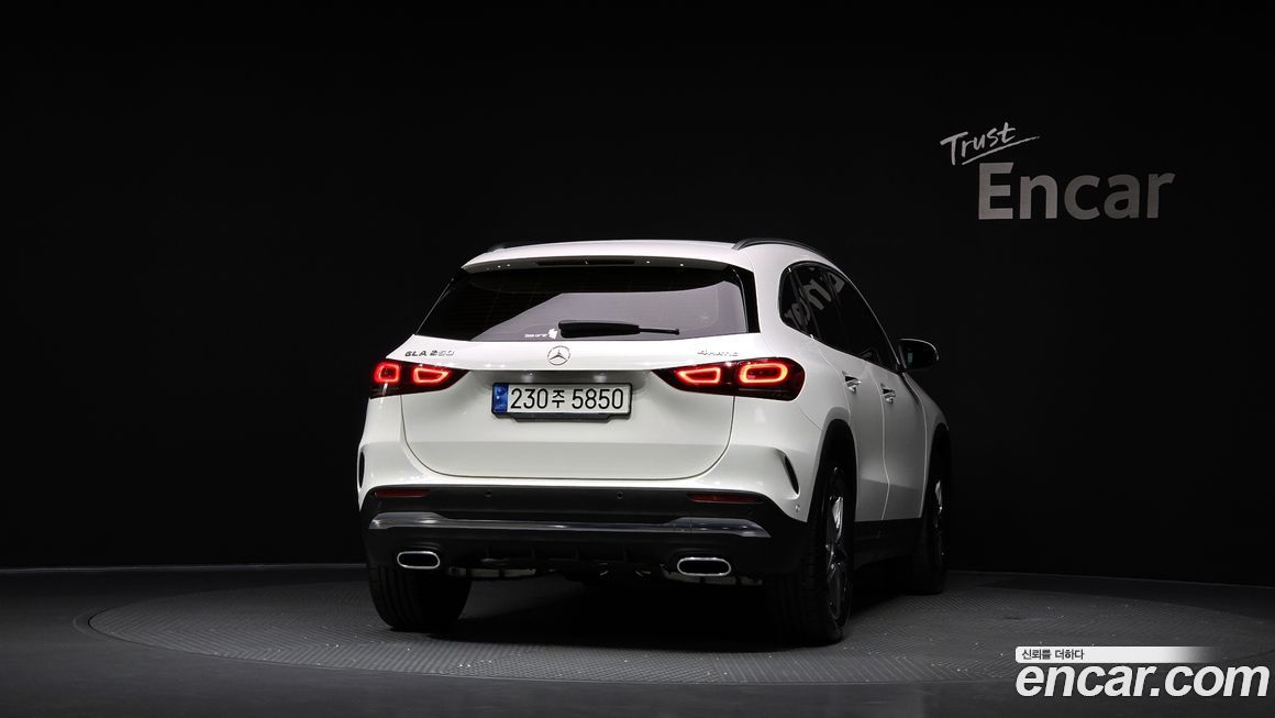 Mercedes-Benz GLA-Class GLA250 4MATIC, 2023