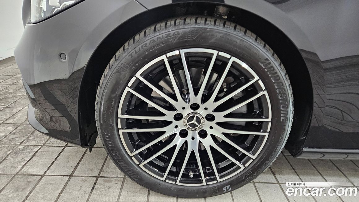 Mercedes-Benz C-Class C300 4MATIC Avantgarde, 2024