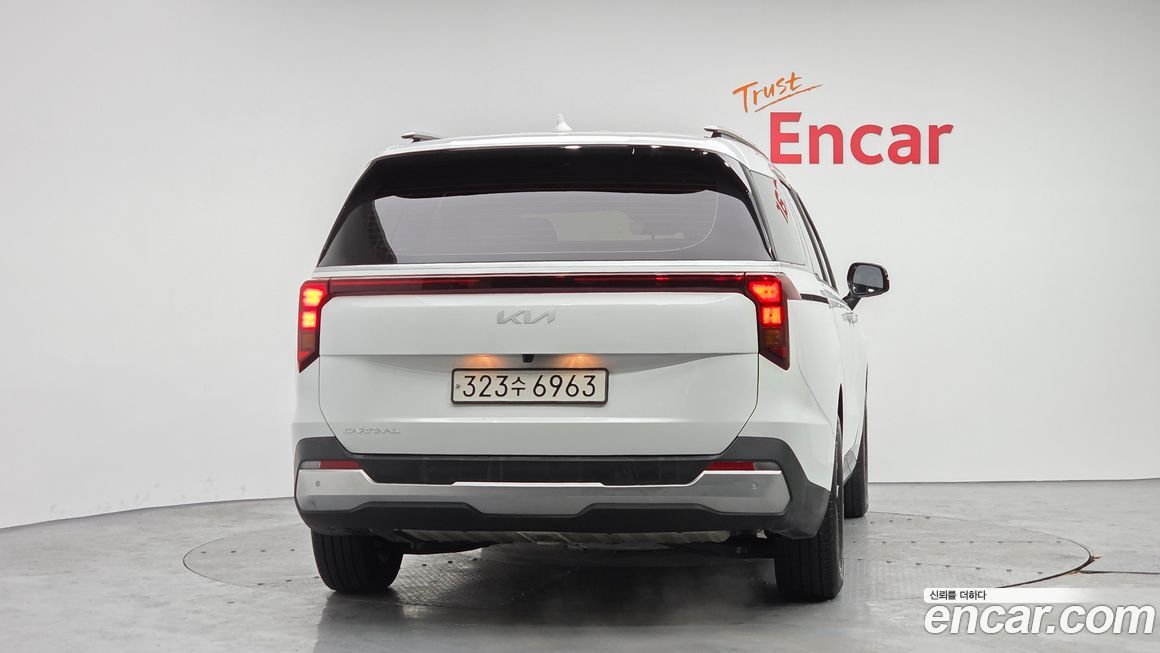 Kia Carnival 9-Seater Prestige, 2024