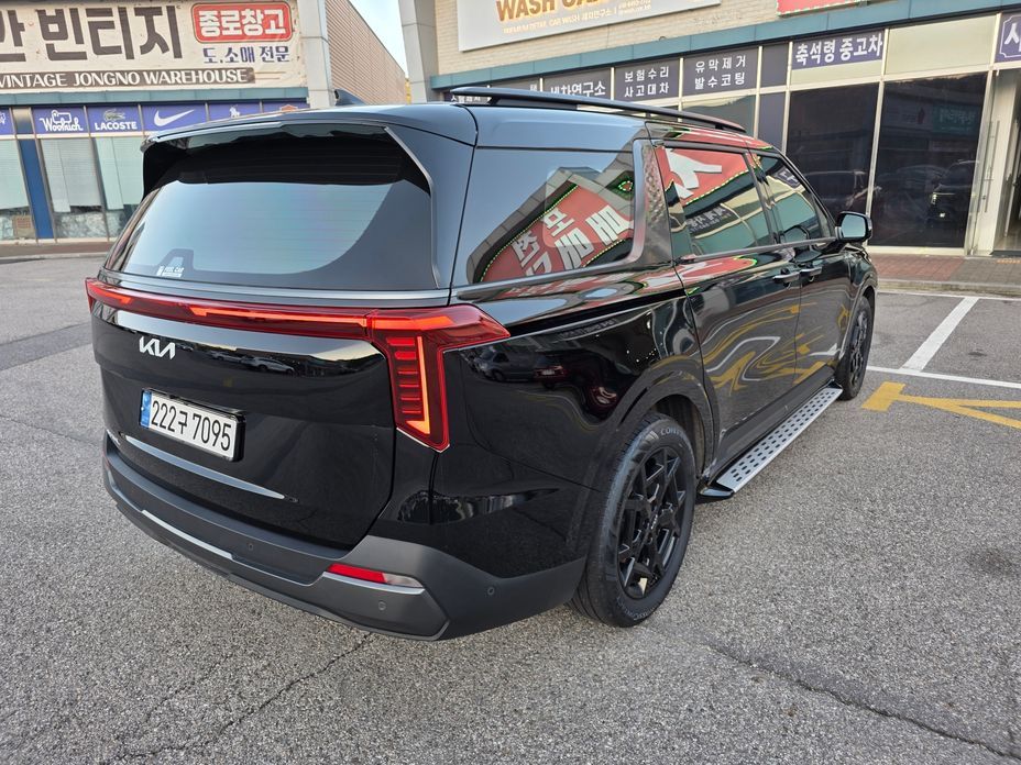 Kia Carnival 7-Seater Gravity, 2025