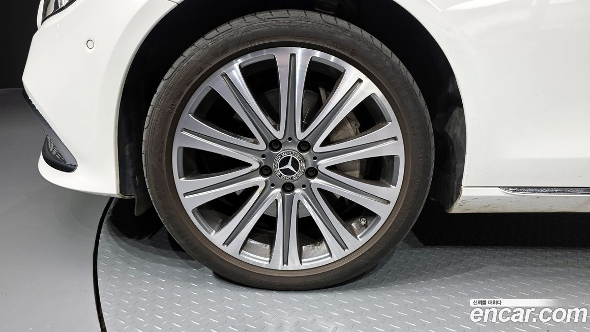 Mercedes-Benz E-Class E350 4MATIC Exclusive, 2023