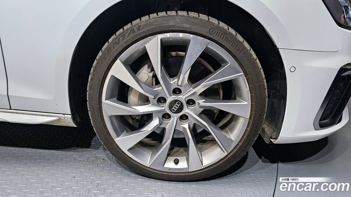 Audi A4 45 TFSI Quattro Premium, 2023