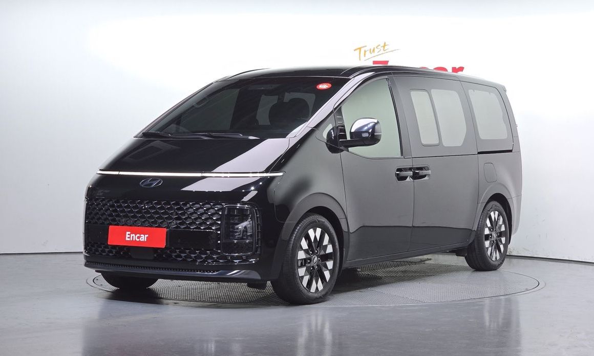 Hyundai Staria 4WD Lounge 9-Seater, 2025