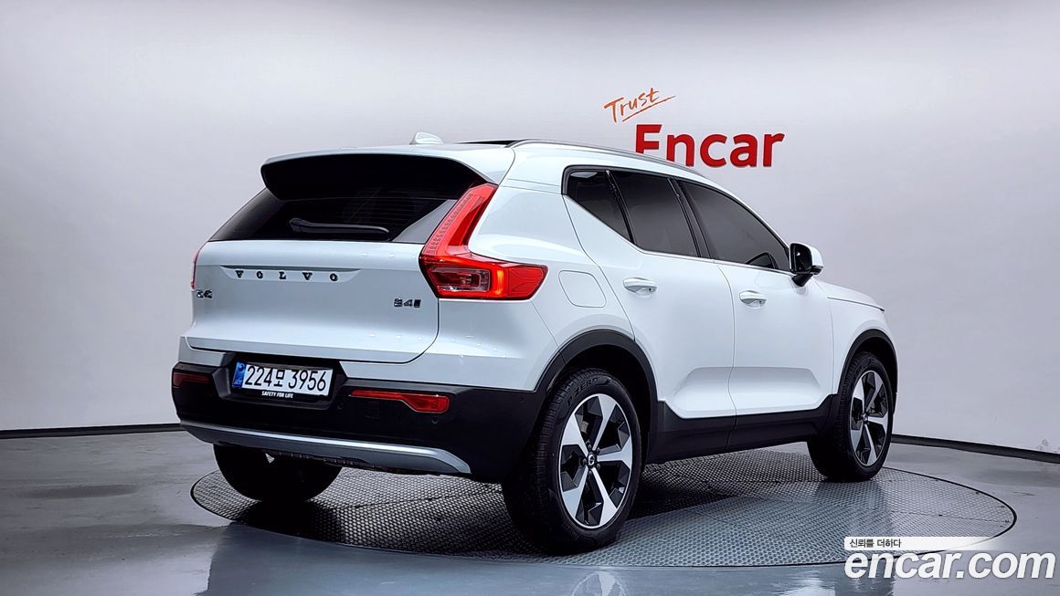 Volvo XC40 B4 Ultra Bright, 2025