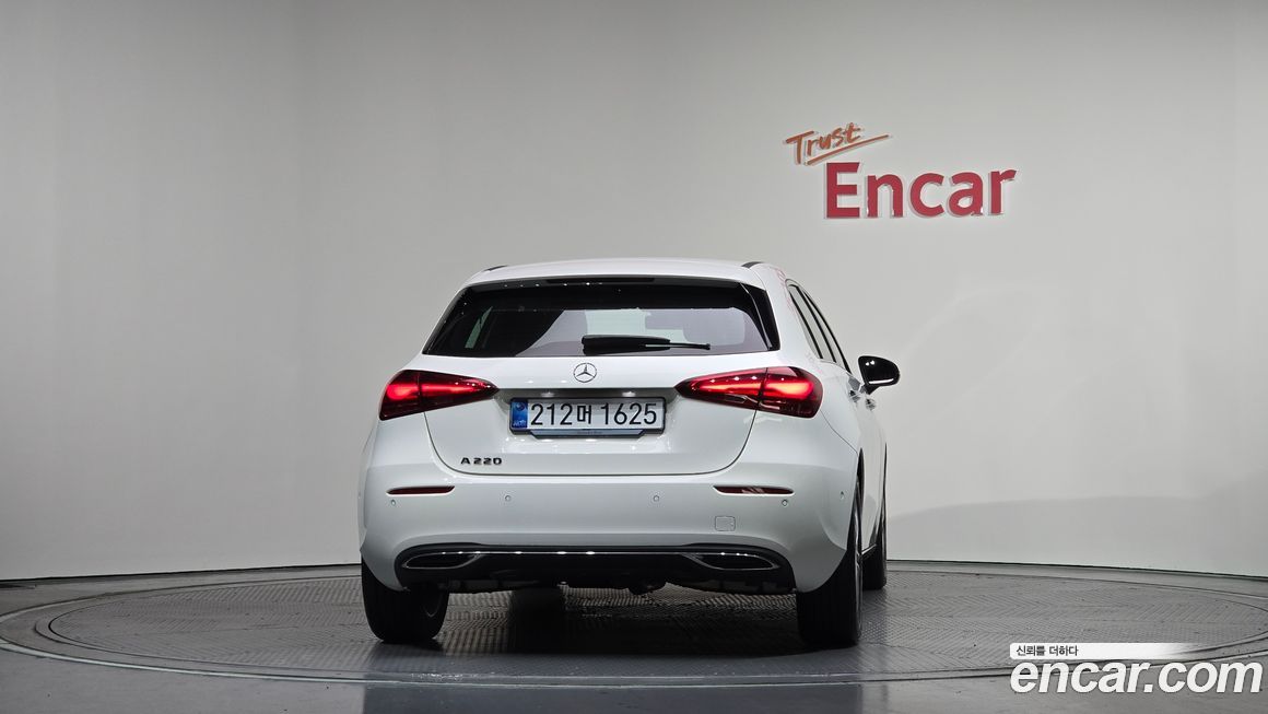 Mercedes-Benz A-Class A220 Hatchback, 2025