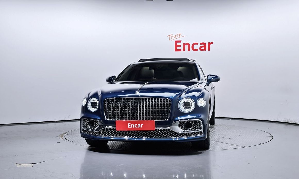 Bentley Flying Spur 4.0 Azure, 2024