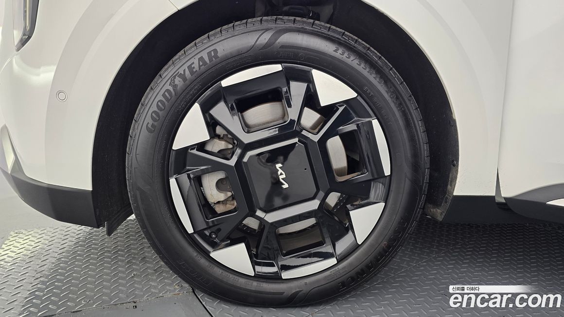 Kia Carnival 9-Seater Noblesse, 2024
