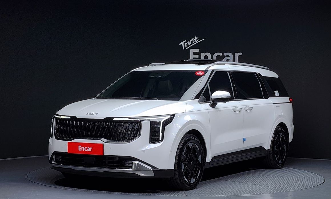 Kia Carnival 9-Seater Signature, 2024