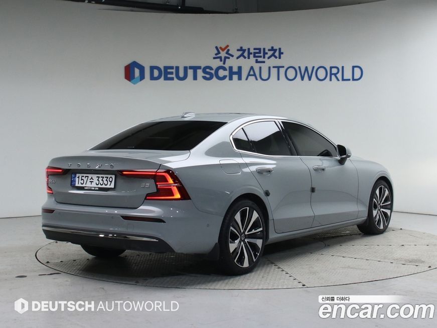 Volvo S60 B5 Ultra Bright, 2025