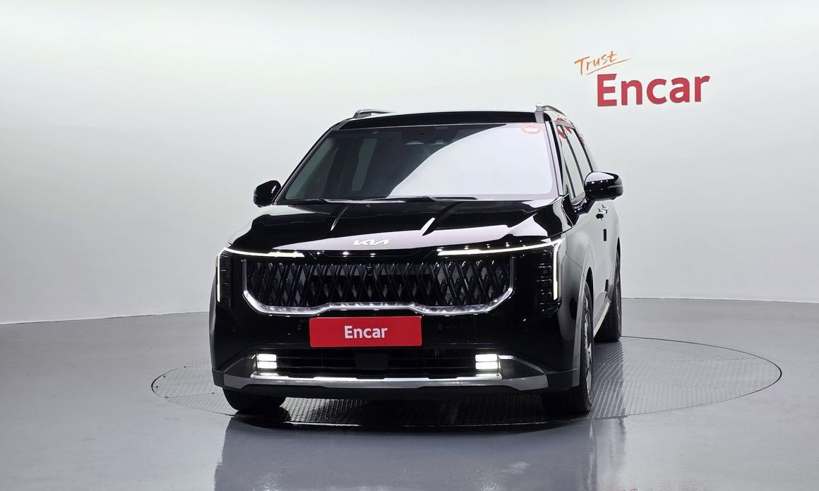 Kia Carnival 9-Seater Signature, 2024