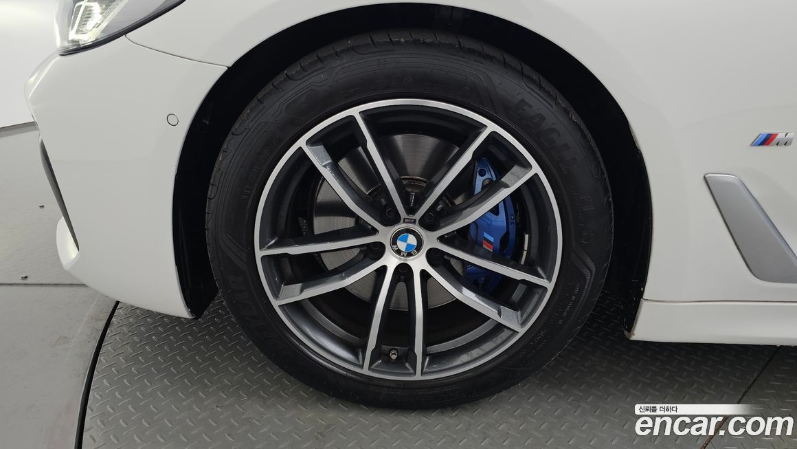 BMW 5-Series 520i M Sport, 2023