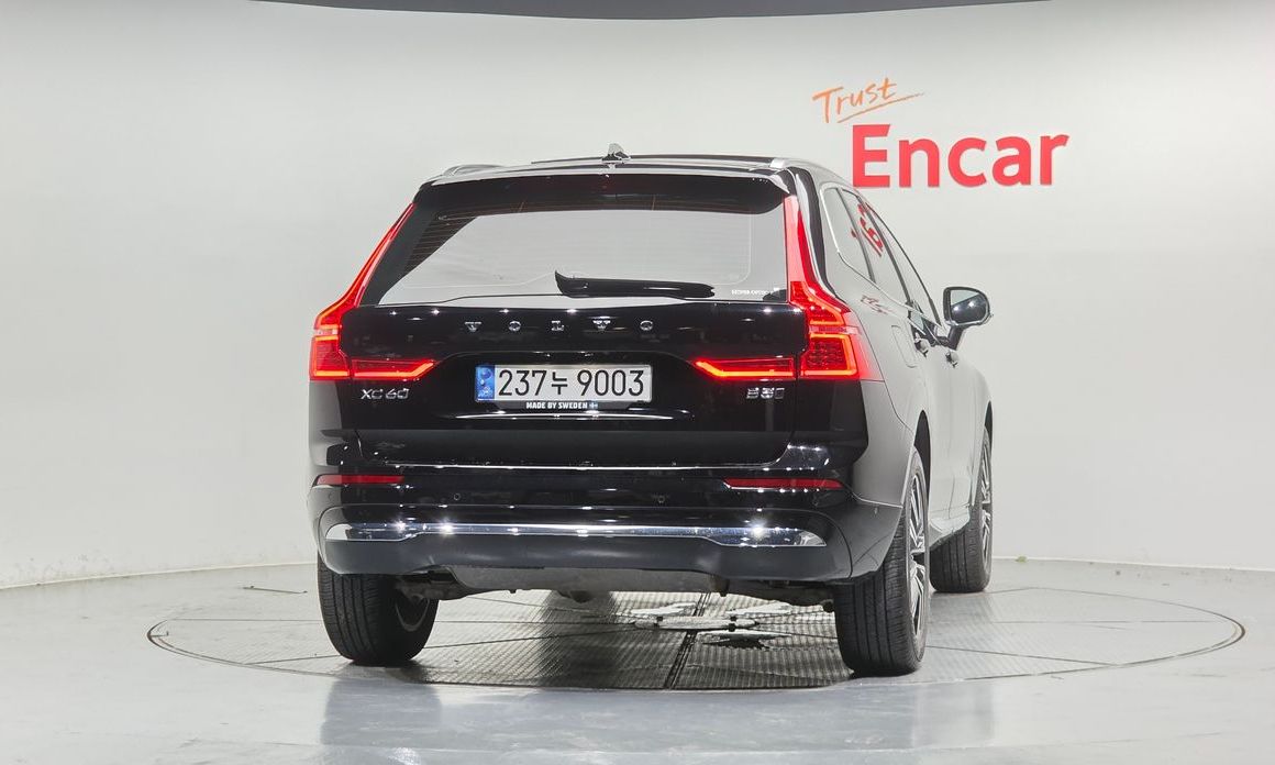 Volvo XC60 B5 Inscription, 2022