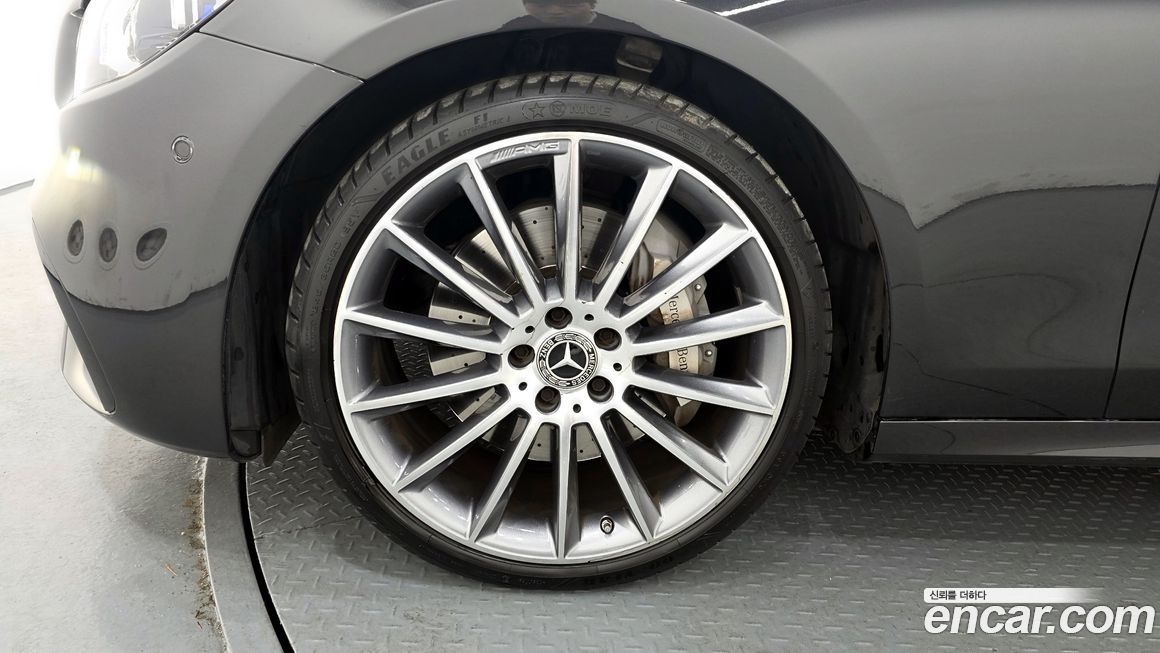 Mercedes-Benz E-Class E350 4MATIC AMG Line, 2022