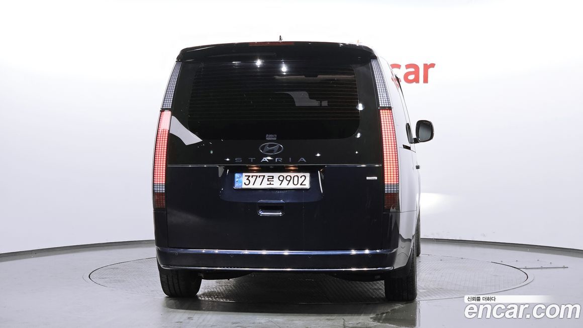 Hyundai Staria 4WD Lounge 9-Seater, 2025