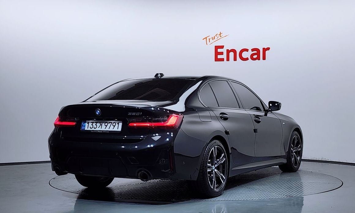 BMW 3-Series 320i M Sport, 2024