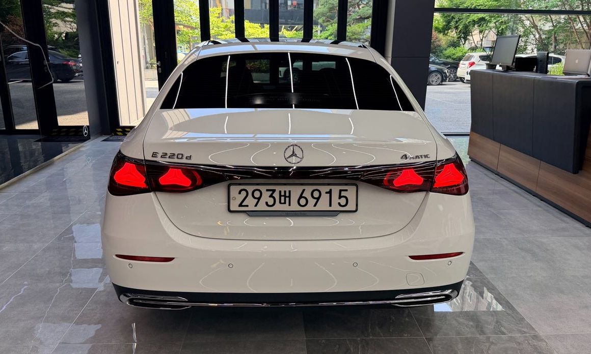 Mercedes-Benz E-Class E220d 4MATIC Exclusive, 2024