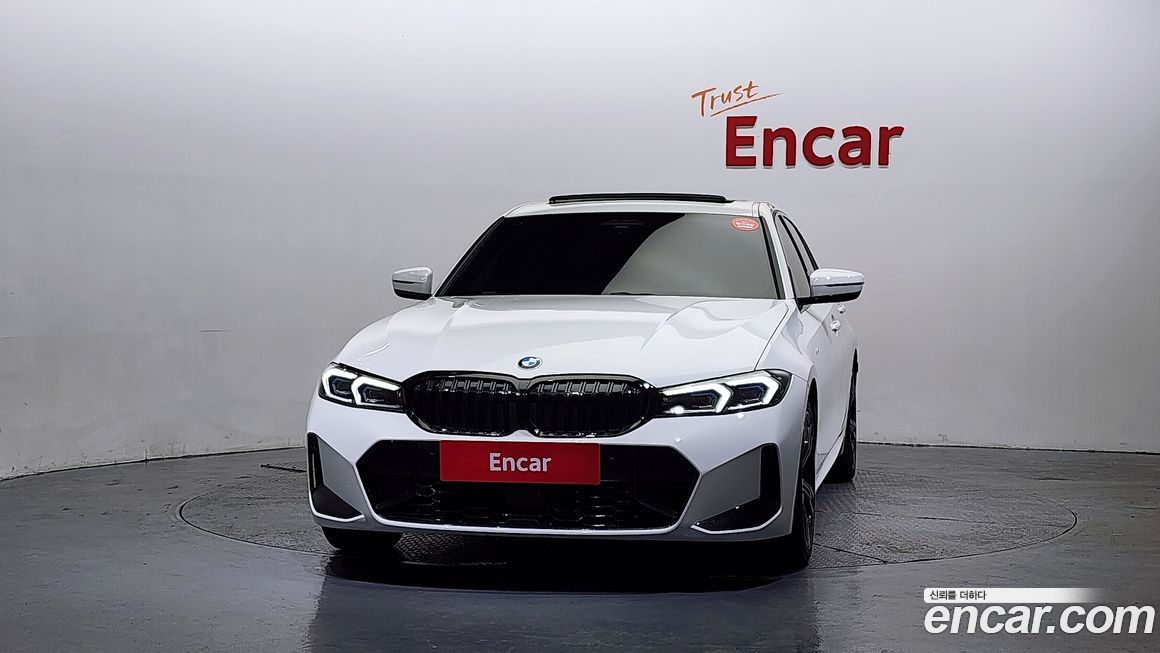 BMW 3-Series 320i M Sport, 2025