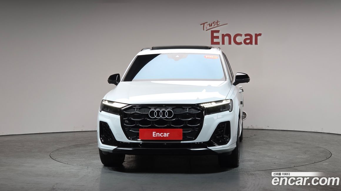 Audi Q7 55 TFSI Quattro Premium, 2025