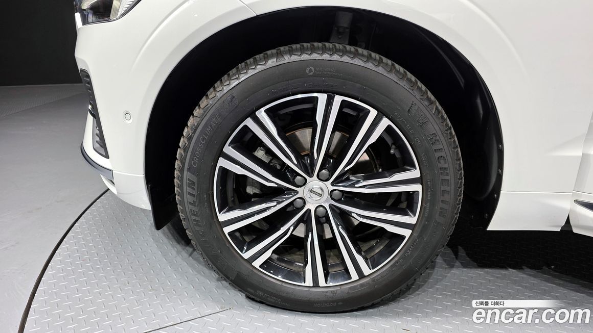 Volvo XC60 B5 Inscription, 2022