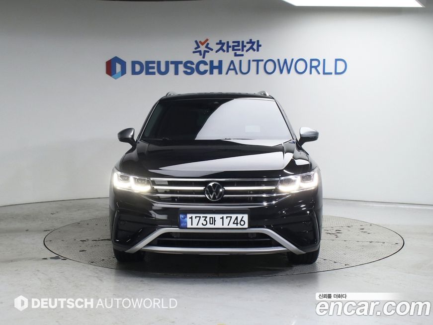Volkswagen Tiguan 2.0 TSI Prestige, 2024