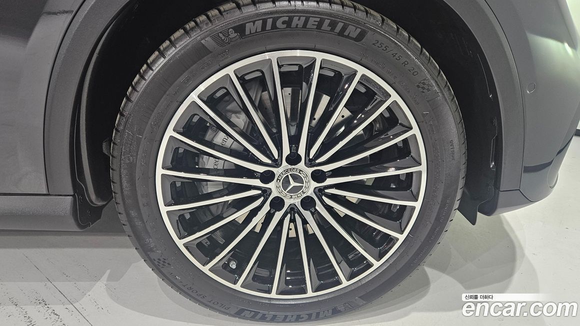Mercedes-Benz GLC-Class GLC300 4MATIC AMG Line, 2026