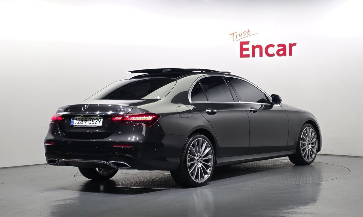 Mercedes-Benz E-Class E350 4MATIC AMG Line, 2022