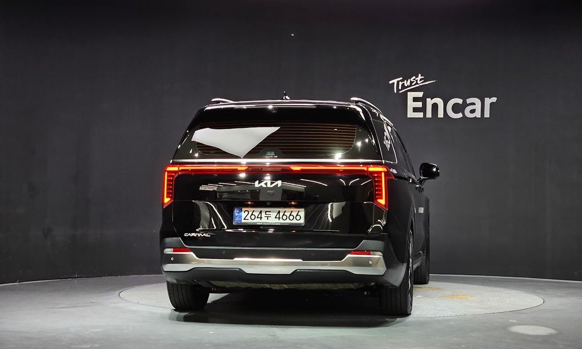 Kia Carnival 9-Seater Signature, 2025