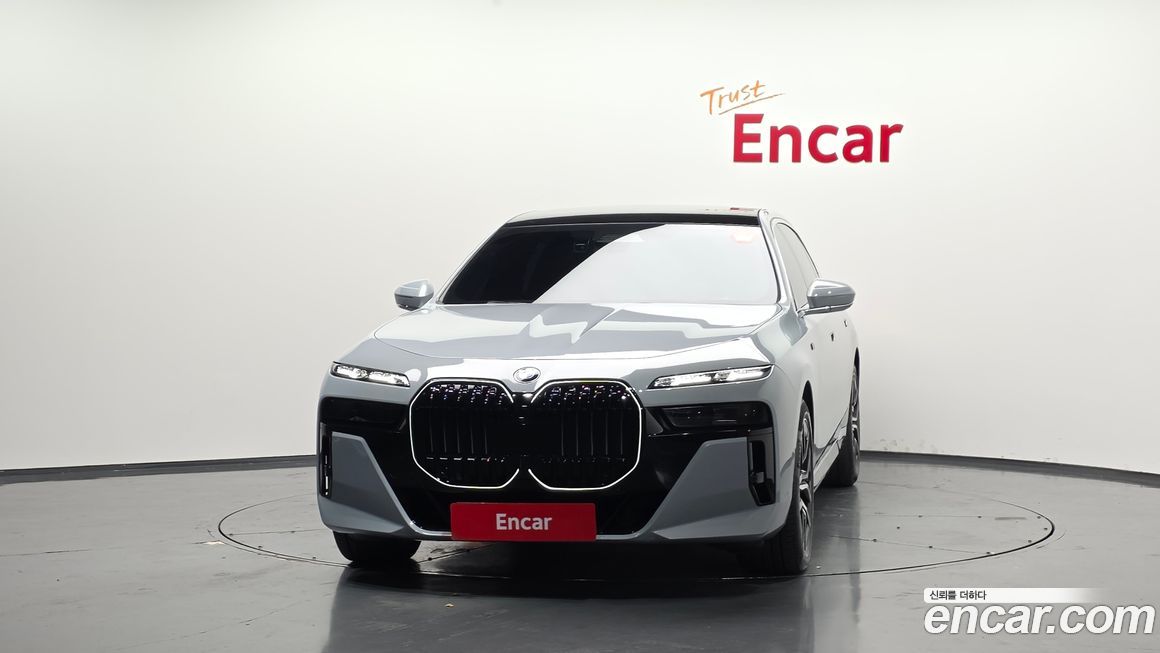 BMW 7-Series 740i sDrive M Sport Individual, 2023