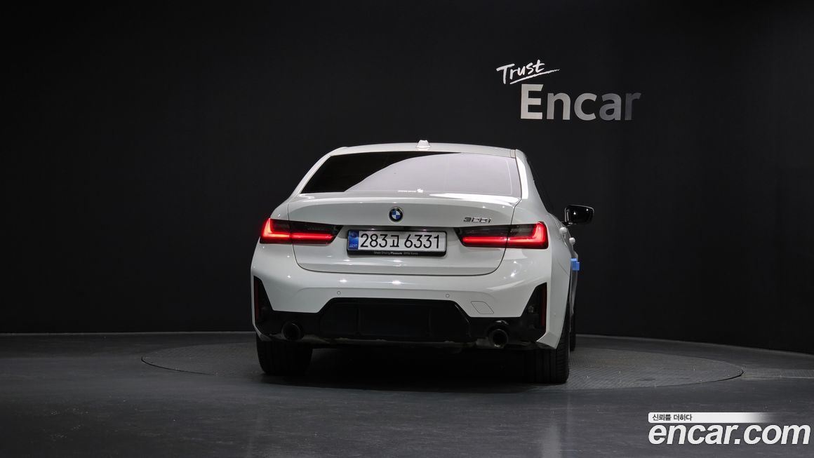 BMW 3-Series 320i M Sport, 2024