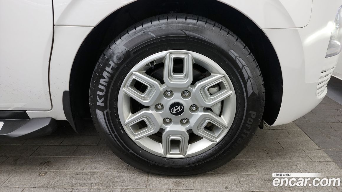 Hyundai Staria 2WD Camping Car, 2025