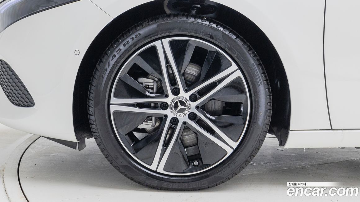 Mercedes-Benz A-Class A220 Sedan, 2026