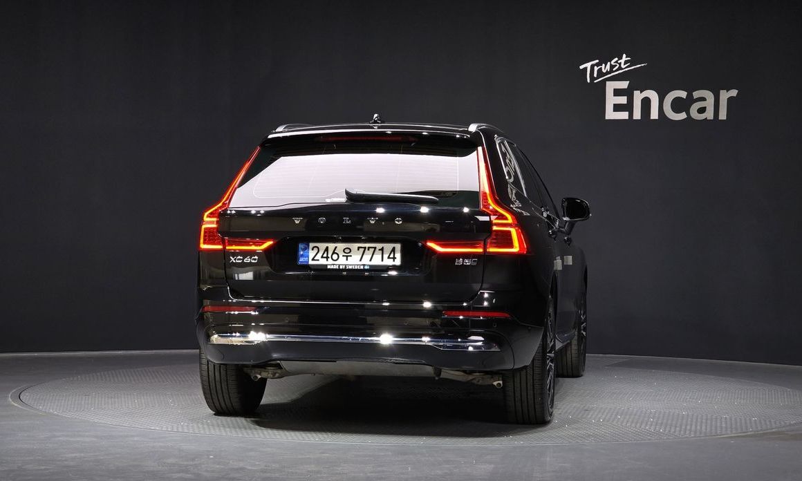 Volvo XC60 B5 Inscription, 2022