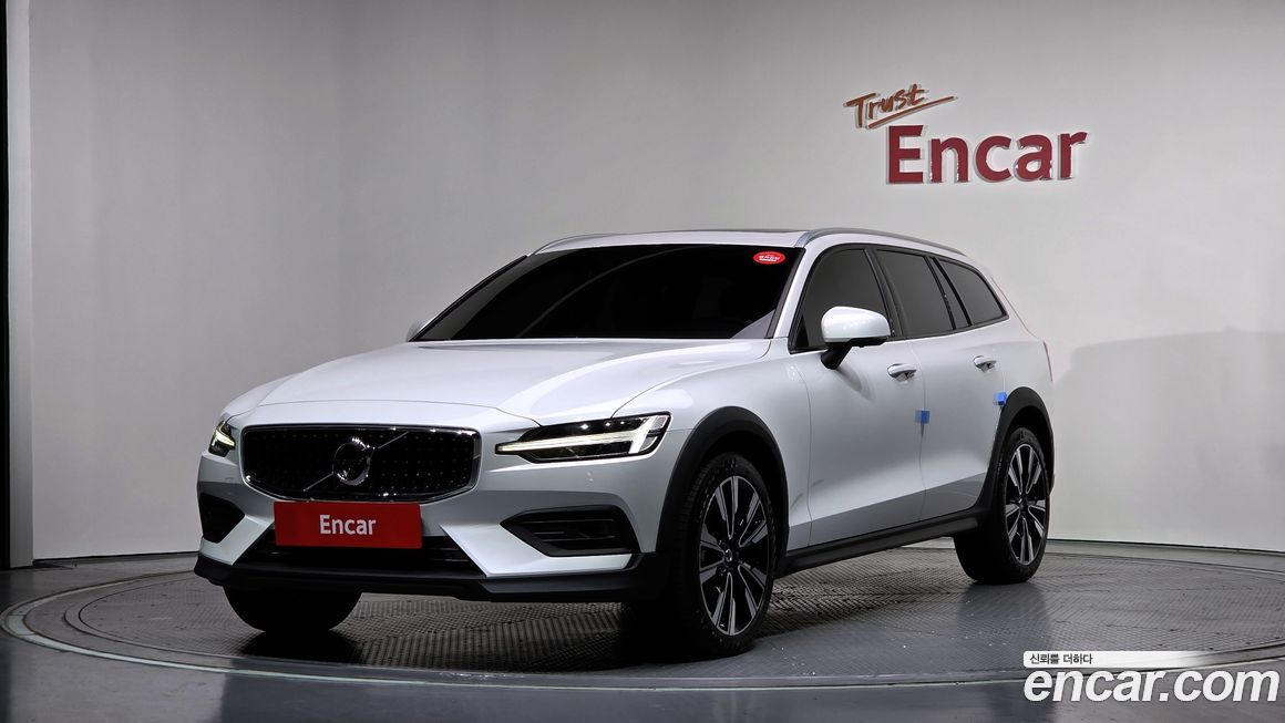 Volvo V60 B5 Pro AWD, 2022