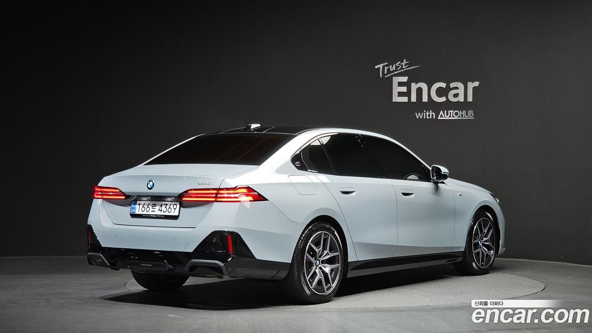 BMW 5-Series 520i M Sport, 2025