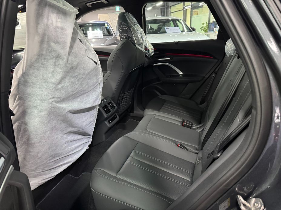 Audi Q5 40 TDI Quattro S Line Black Edition, 2025