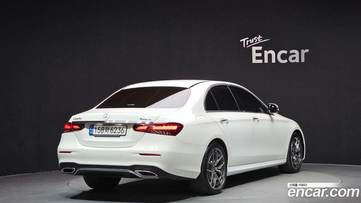 Mercedes-Benz E-Class E220d 4MATIC AMG Line, 2023