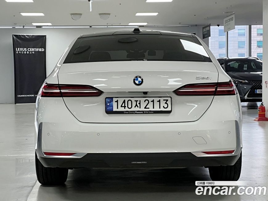 BMW 5-Series 520i, 2024