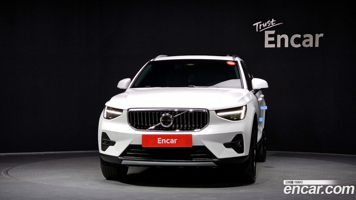 Volvo XC40 B4 Ultimate Bright, 2024