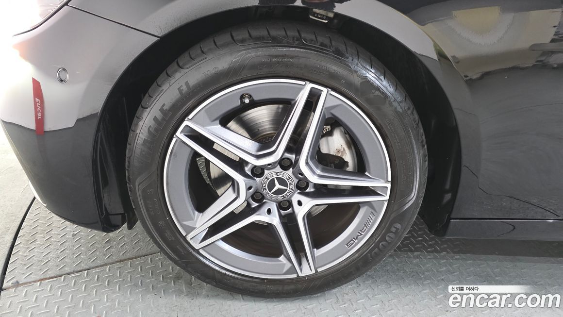 Mercedes-Benz E-Class E250 AMG Line, 2023