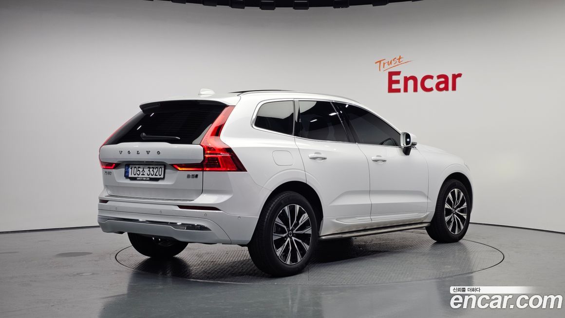 Volvo XC60 B5 Ultra Bright, 2025