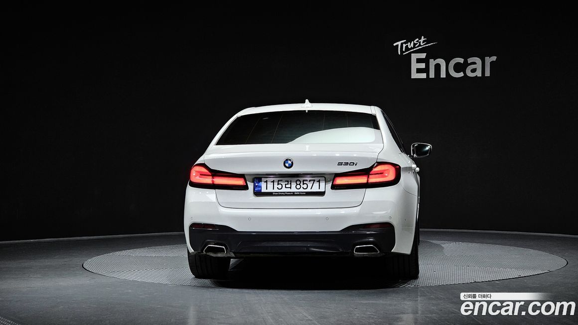 BMW 5-Series 530i M Sport Package, 2023