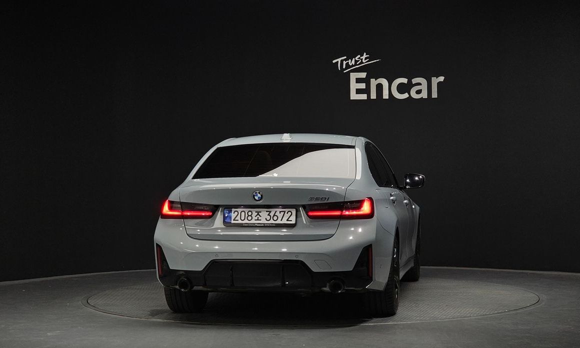 BMW 3-Series 320i M Sport, 2024