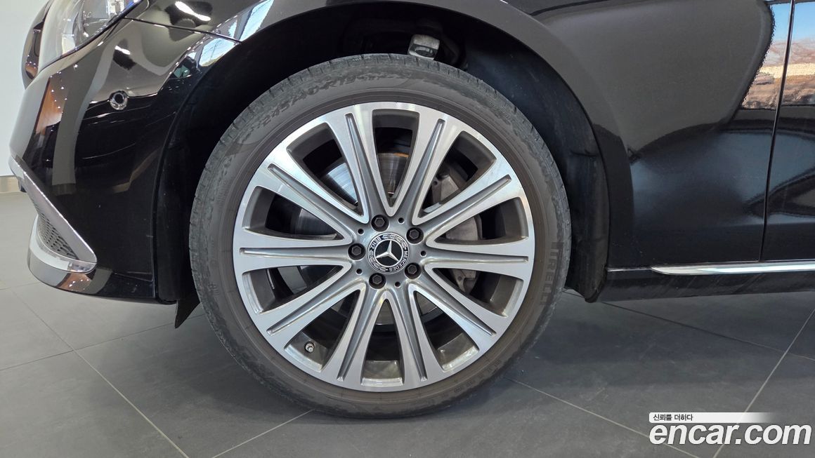 Mercedes-Benz E-Class E350 4MATIC Exclusive, 2023