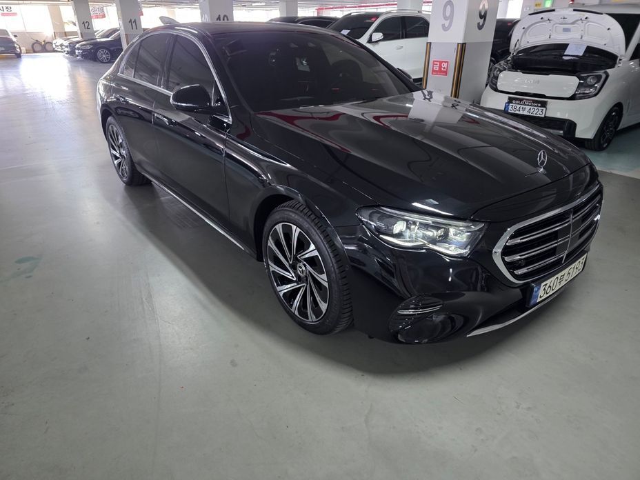 Mercedes-Benz E-Class E300 4MATIC Exclusive, 2024