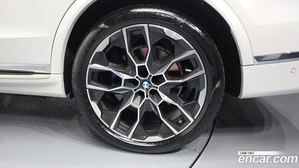 BMW X7 xDrive 40i M Sport 6STR, 2025